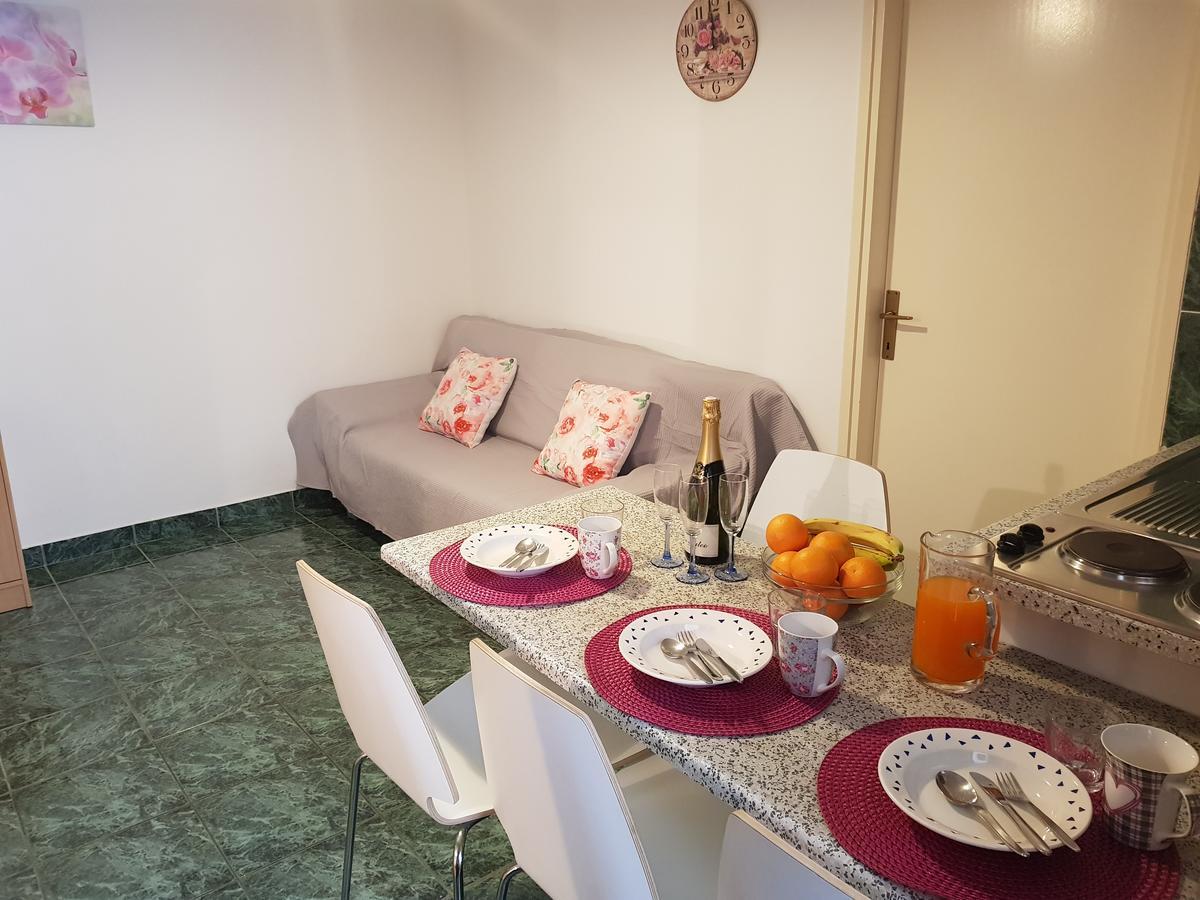 Apartmani Zoric Vodice Exterior photo